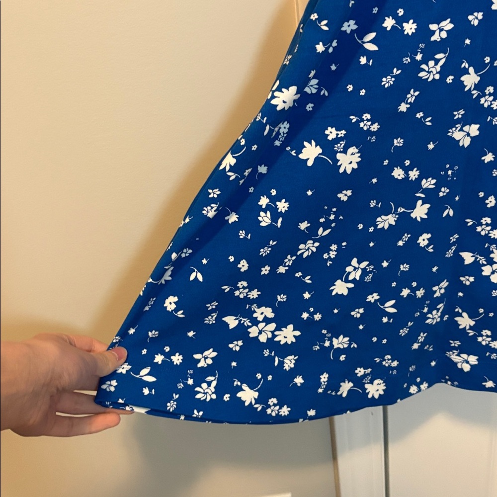 NWT Draper James Love Circle floral dress Graceland Blue Floral Multi Medium - Picture 6 of 8
